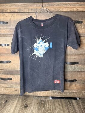 Uniqlo Black Short Sleeve Tee with Blue Cream Skull Graphic Noelle Silva